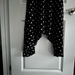 Black and white star dress from UK brand boohoo. Excellent condition